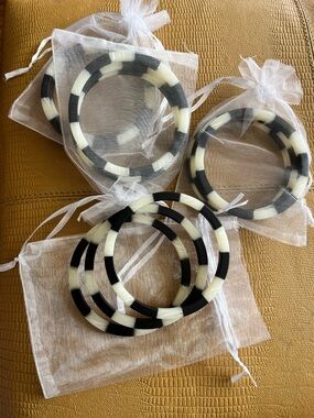 4 packs of Women’s Black and Ivory Resin Bangle 3 Bracelet Sets